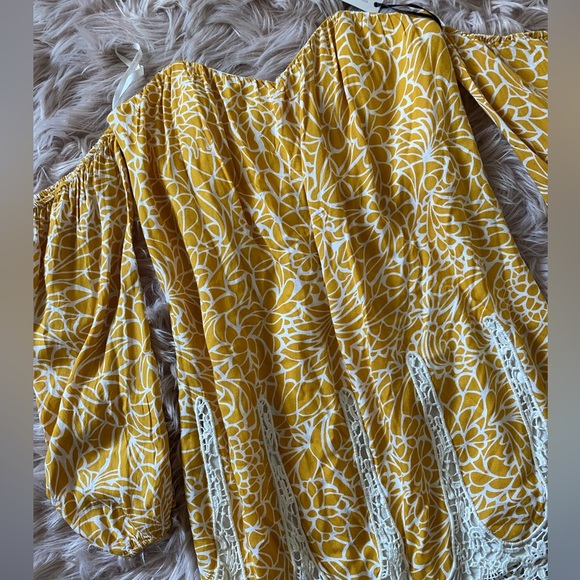 NWT Lovers and Friends - ‘Mosaic Fairy” Yellow and White Printed Crochet Dress - Picture 8 of 15